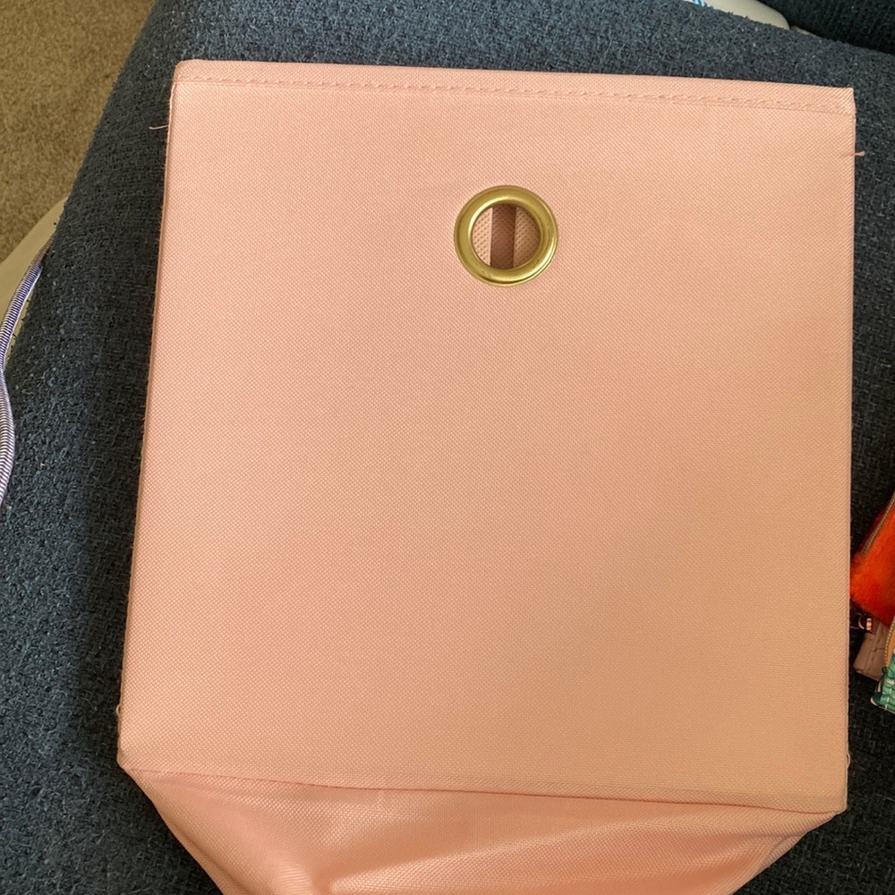 Storage bin